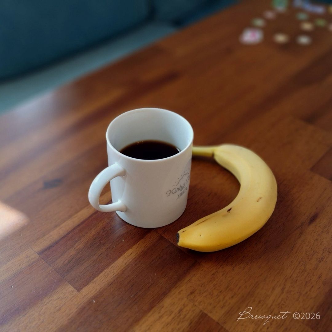 ブログ「Brewquet」のシリーズ「02 コーヒーと小さなおやつ」「#03 コーヒーに合う果物は、たぶんバナナ」のアイキャッチ。