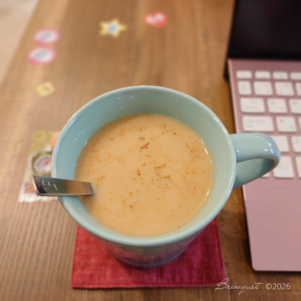 ブログ「Brewquet」のシリーズ「03 紅茶と小さな楽しみ」「#03 午後の仕事は、紅茶で切り替える」のアイキャッチ。